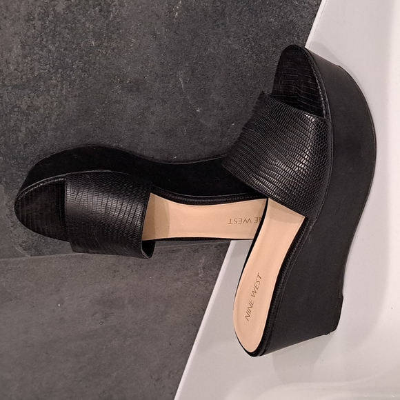 Nine west sandals - Picture 3 of 4